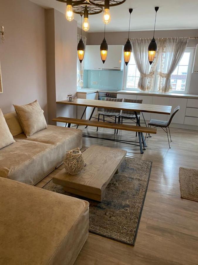 Cozy Lake Front Flat Bequeme Wohnung An Der See โปกราเดซ ภายนอก รูปภาพ