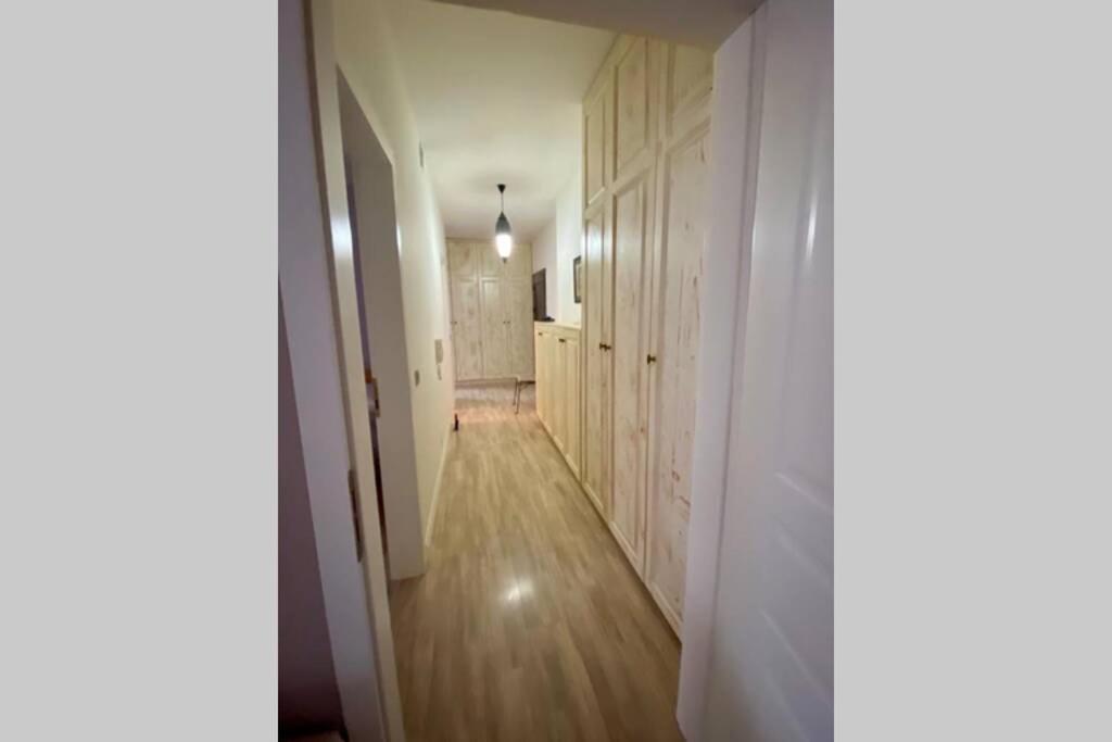 Cozy Lake Front Flat Bequeme Wohnung An Der See โปกราเดซ ภายนอก รูปภาพ